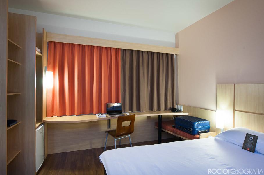 Quarto com 1 Cama de Casal e 1 Cama de Solteiro,519310686:JPEG