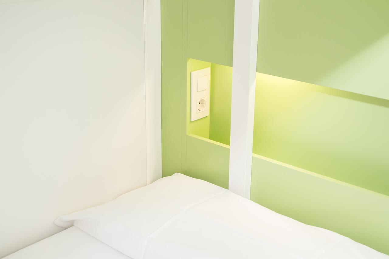 Bed 12-Bed Mixed Dormitory Room