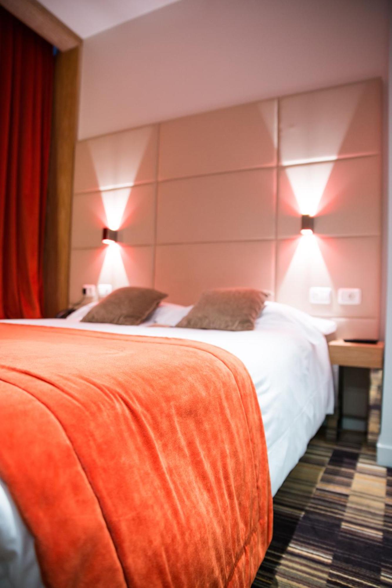 Standard Double Room,379102714:JPEG