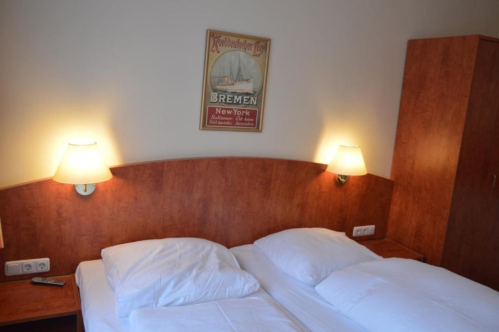 Triple Room,52438232:JPEG