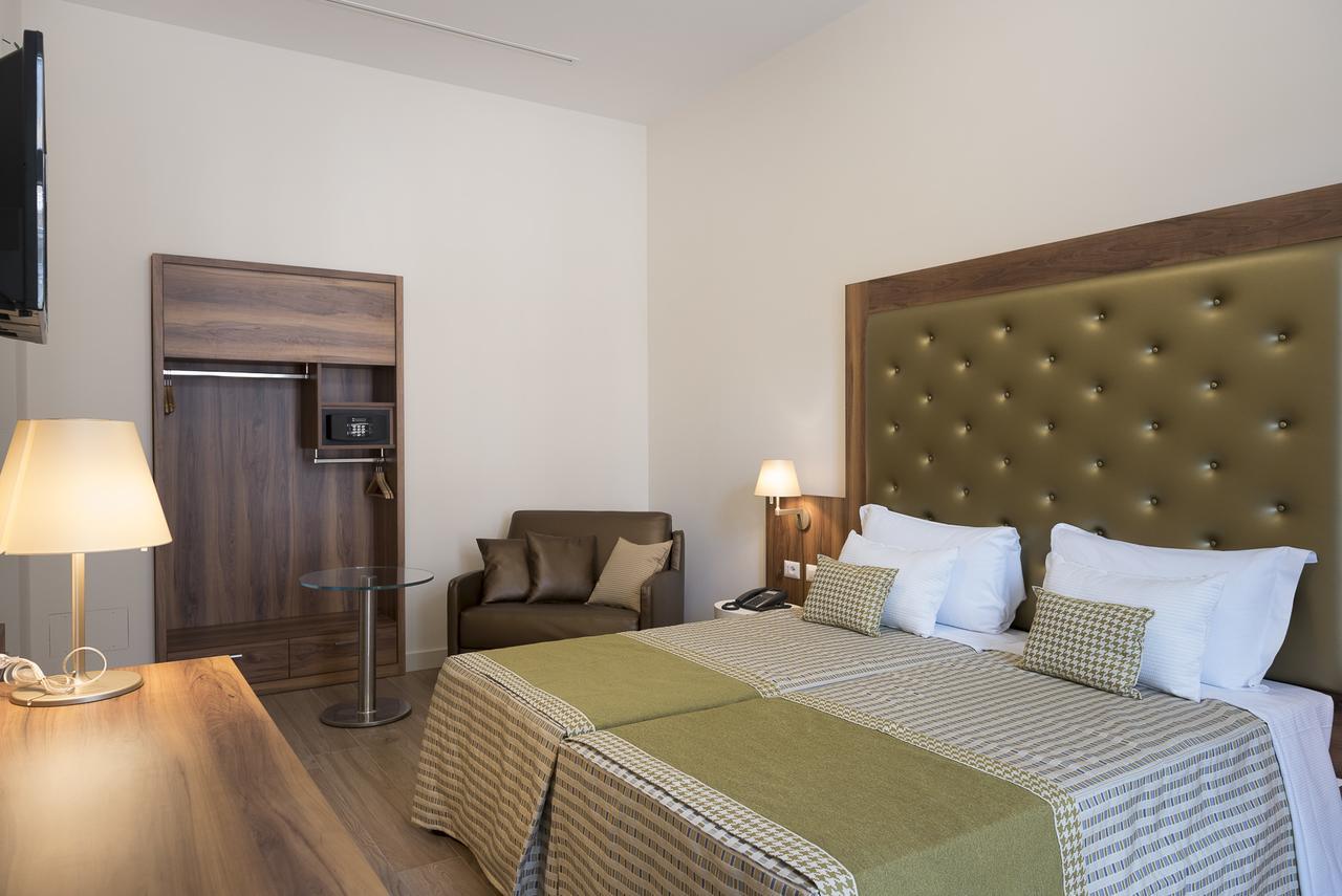 Camera Matrimoniale Deluxe con 1 Letto Supplementare