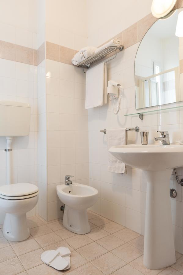 Double or Twin Room Sea View