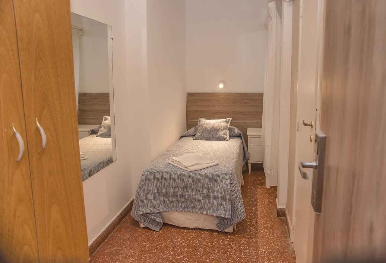 Single Room,539789586:JPEG
