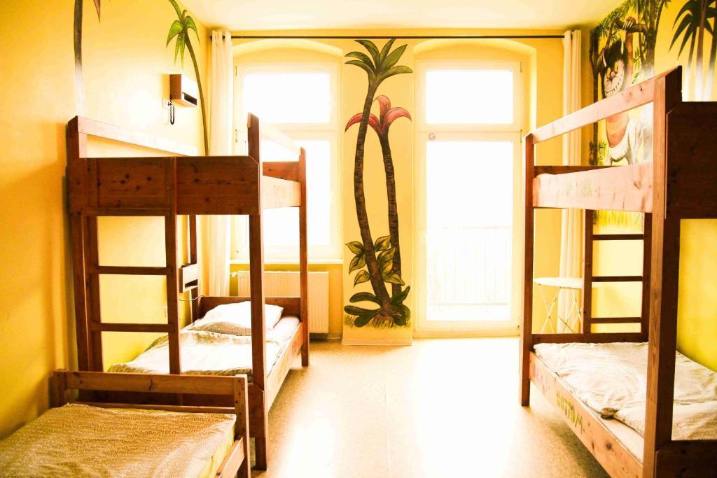 Posto Letto in Dormitorio Misto con 6 Letti
