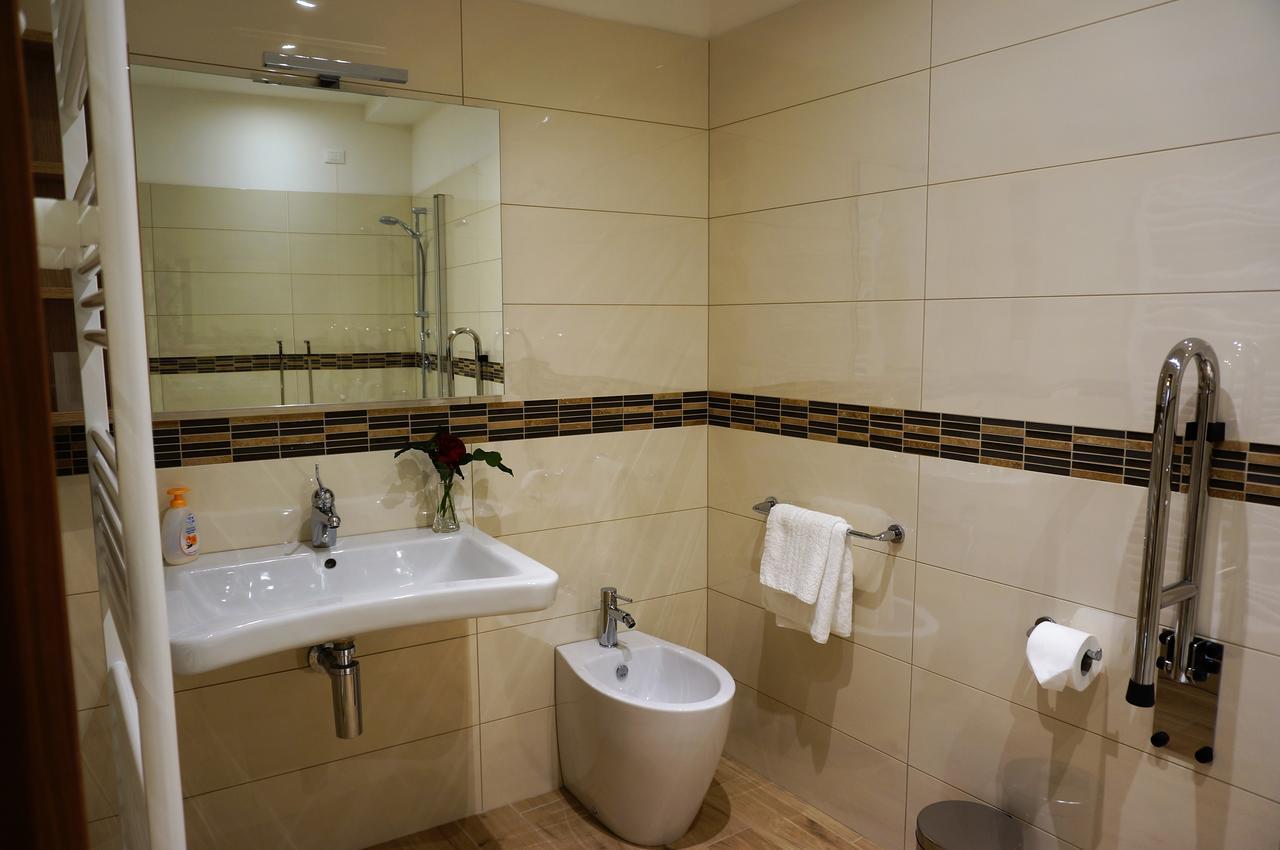 Double or Twin Room Disability Access,543070170:JPEG