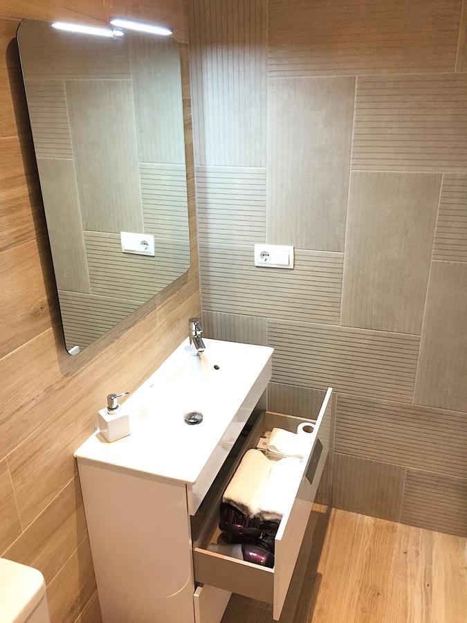 Triple Room Private External Bathroom,544502124:JPEG