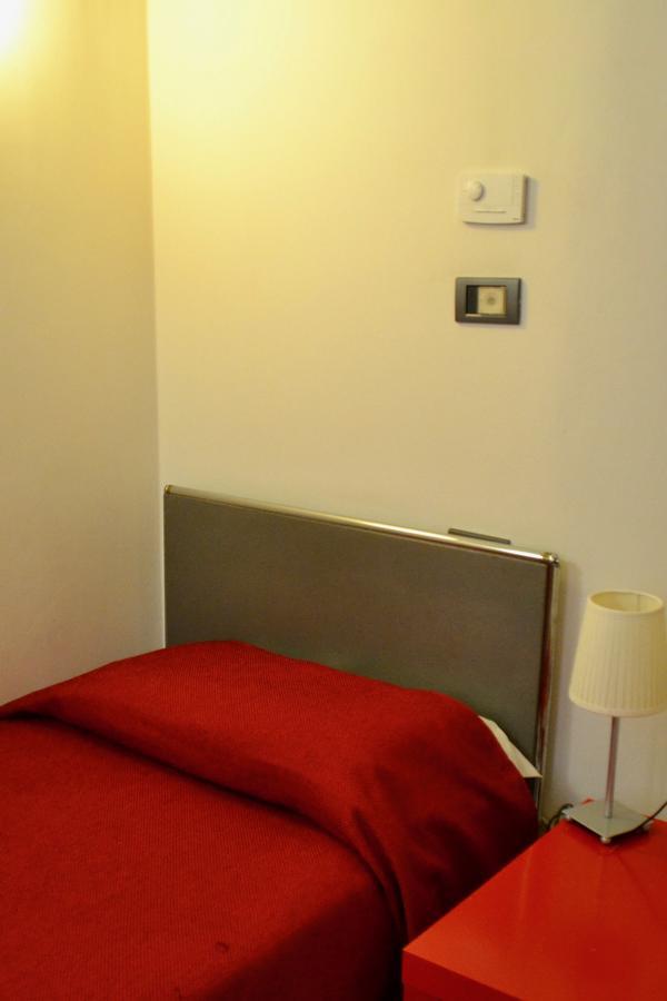 Single Room,547015482:JPEG