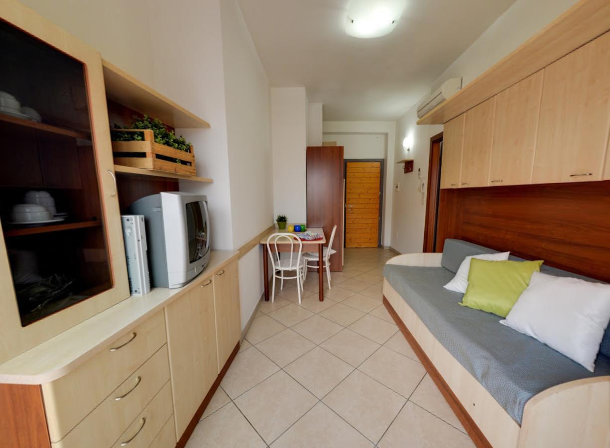 One-Bedroom Apartment Beach Access