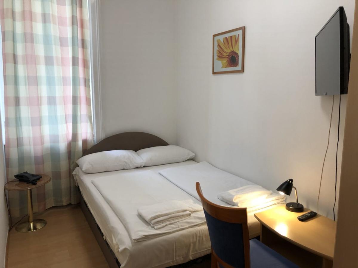 Single Room Queensize,549374397:JPEG