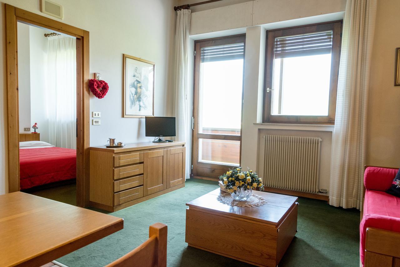 One-Bedroom Apartment,1589596820:JPEG