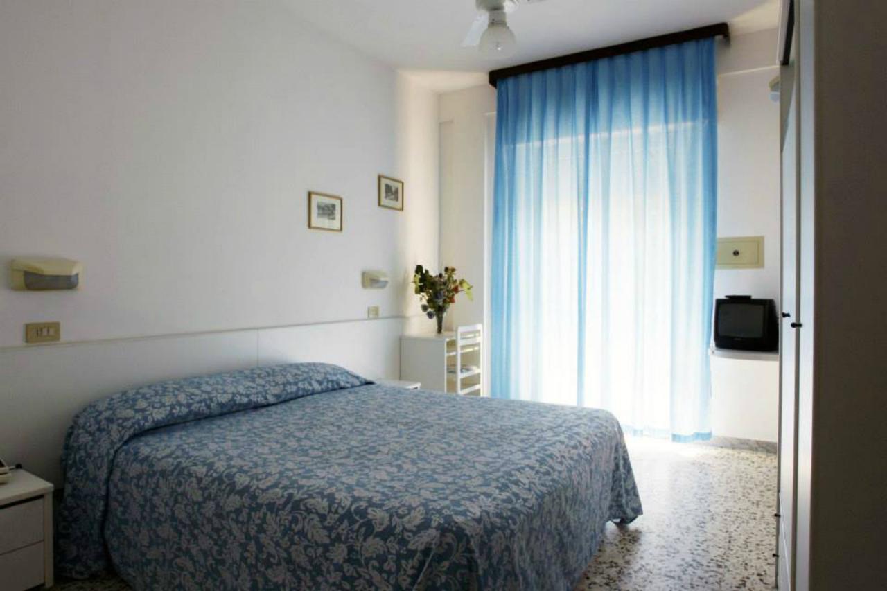Triple Room,559337718:JPEG