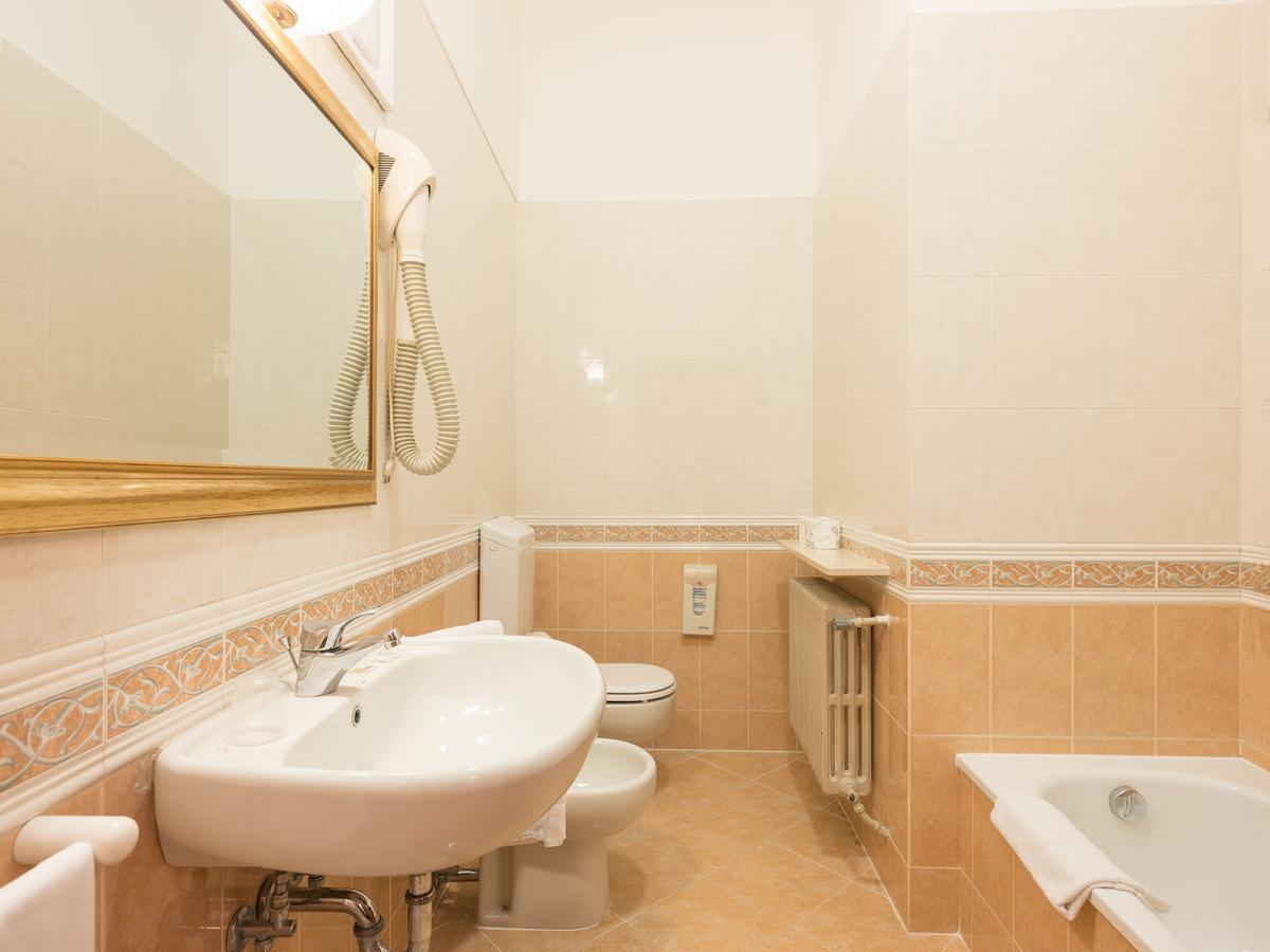 Standard Quadruple Room,560480793:JPEG