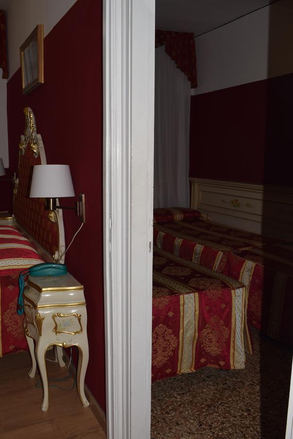 Standard Quadruple Room,560480793:JPEG