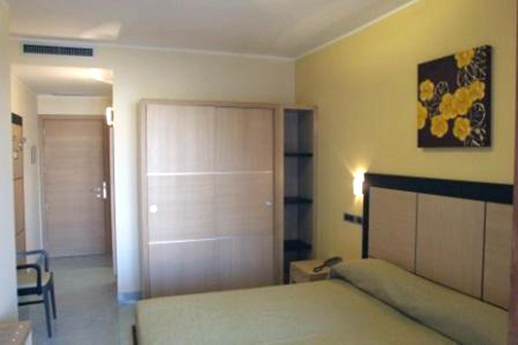 Double or Twin Room Basement,1122017811:JPEG