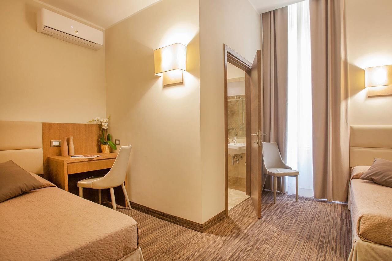 Standard Twin Room,645458640:JPEG