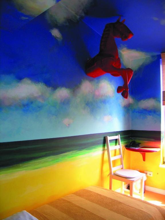 Single Room,702620608:JPEG