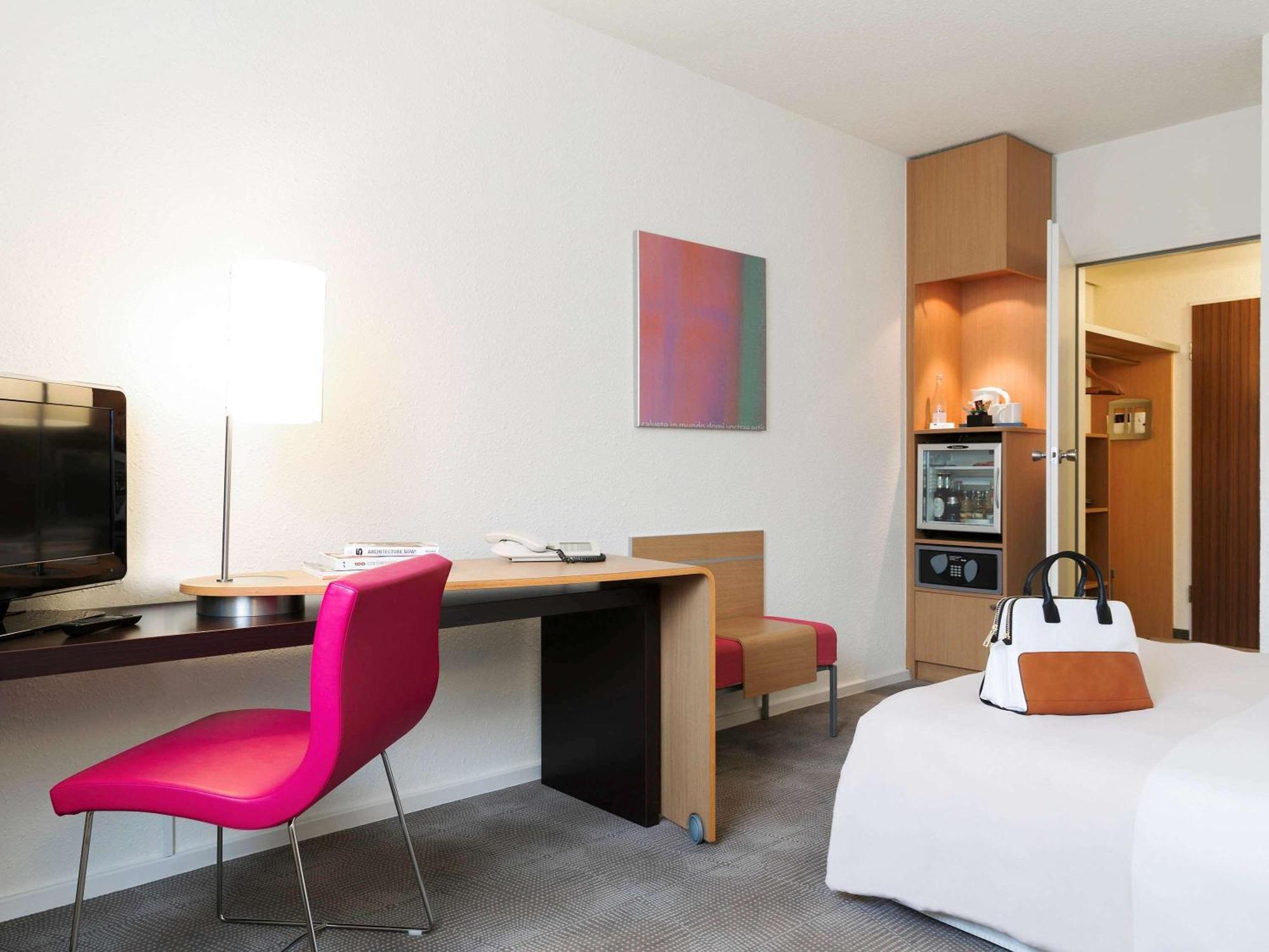 Twin Room,1706564149:JPEG