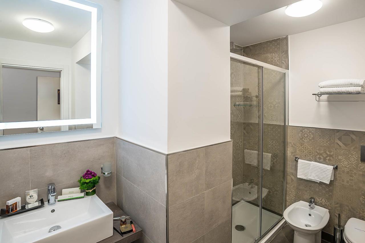 Triple Room,572165904:JPEG