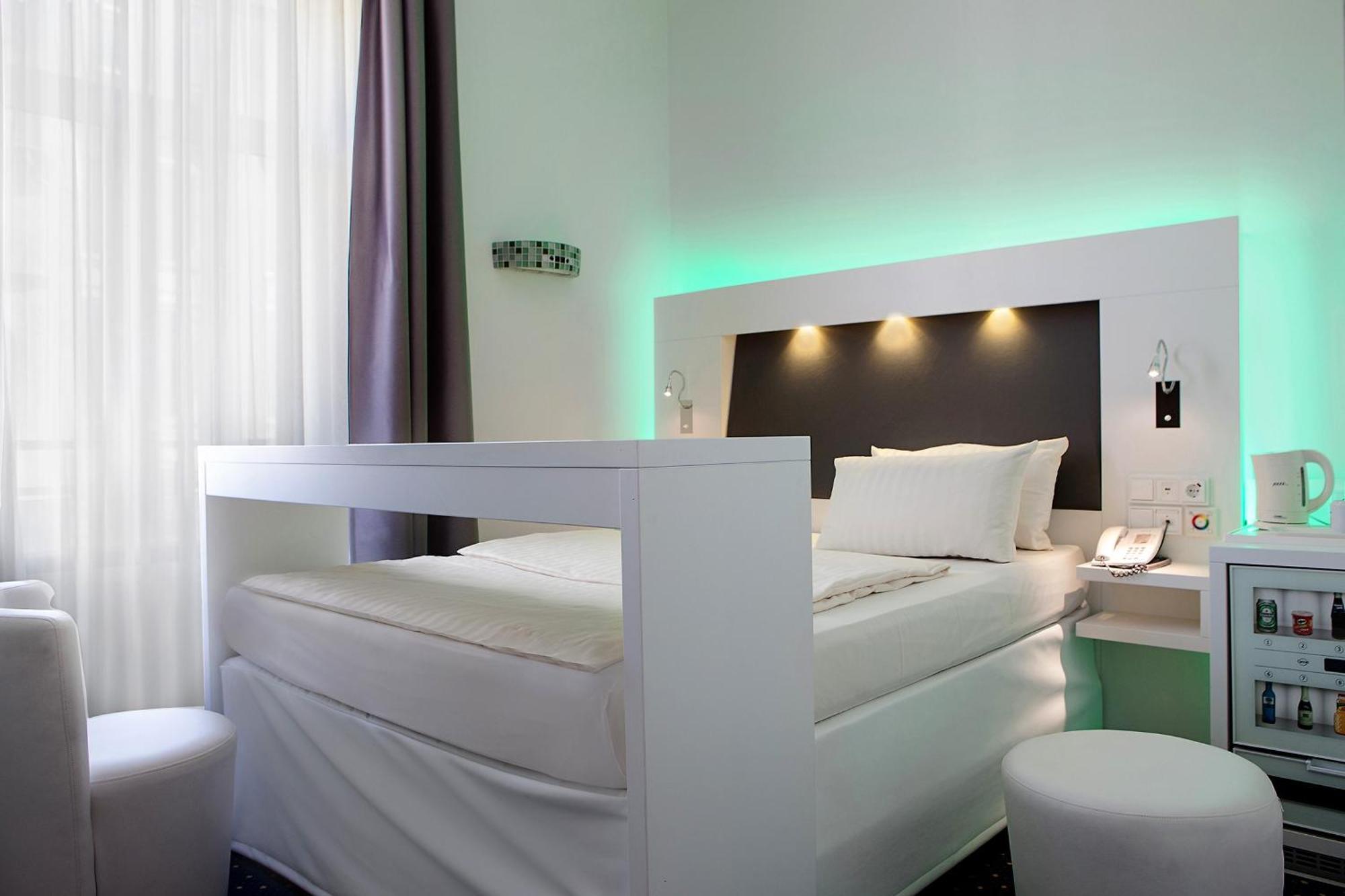Double Room,577947324:JPEG