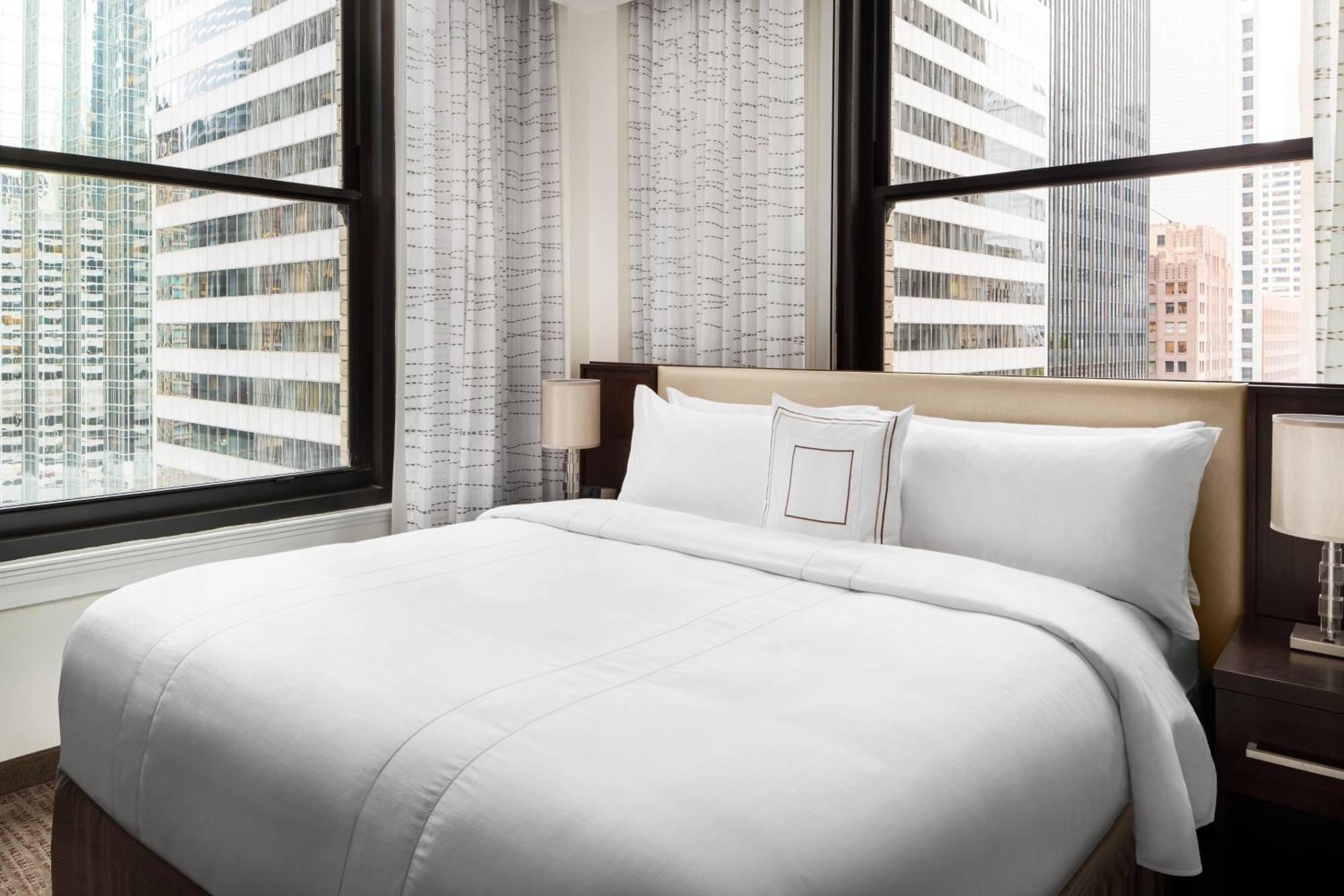 One-Bedroom King Suite,578457273:JPEG