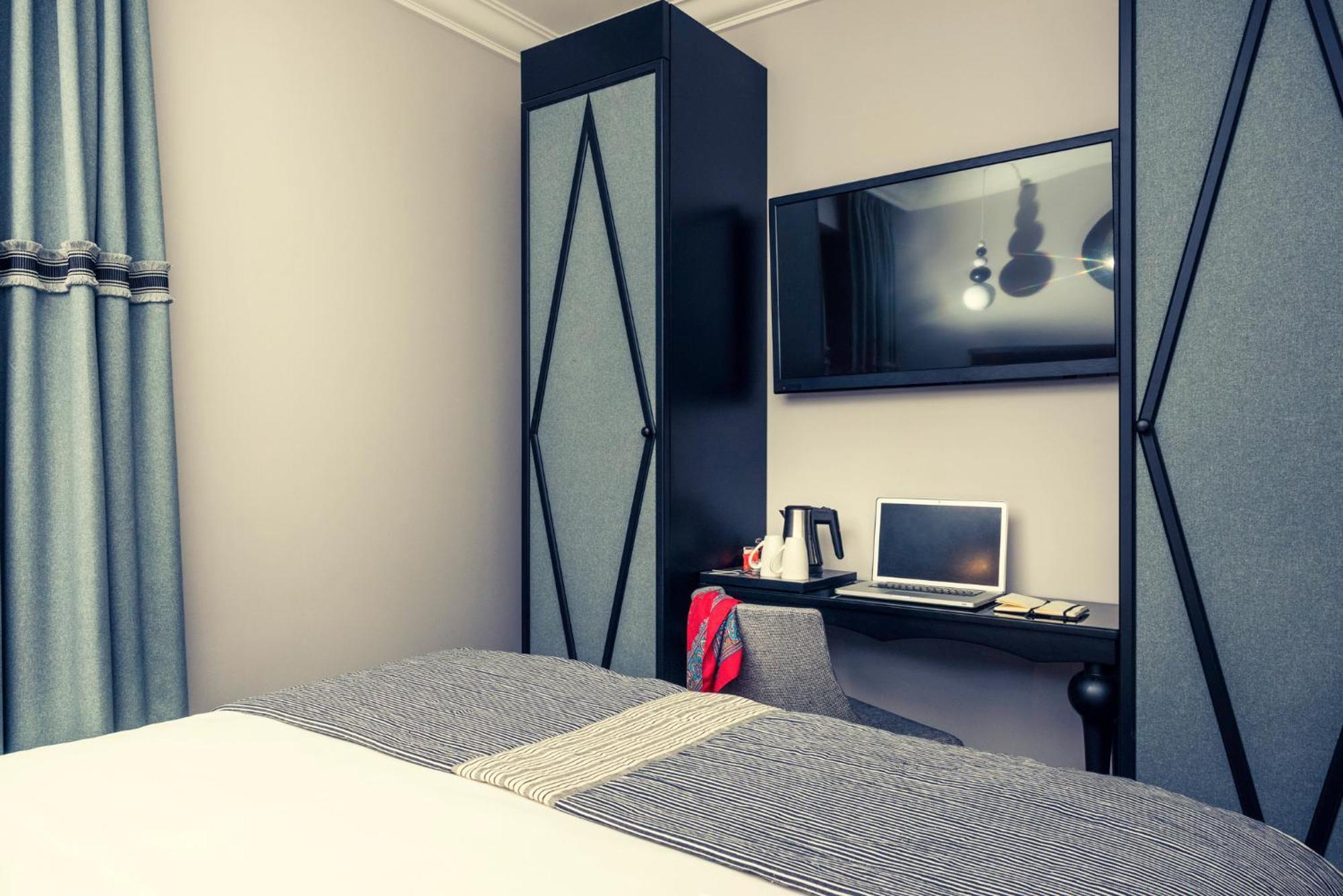 Two Adjoining Double Rooms,709455319:JPEG
