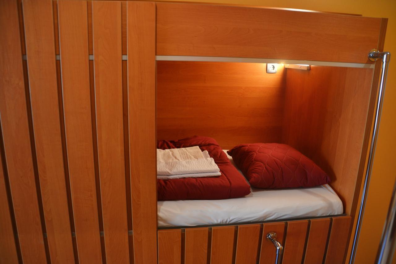 Triple Room with Shared Bathroom,586914711:JPEG
