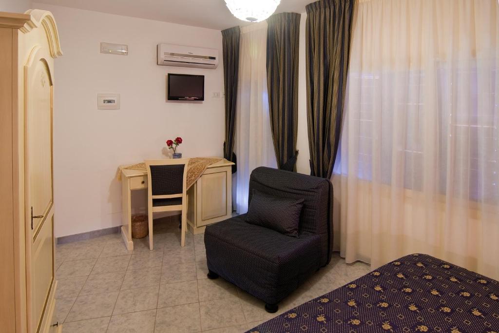 Comfort Double or Twin Room Sea View