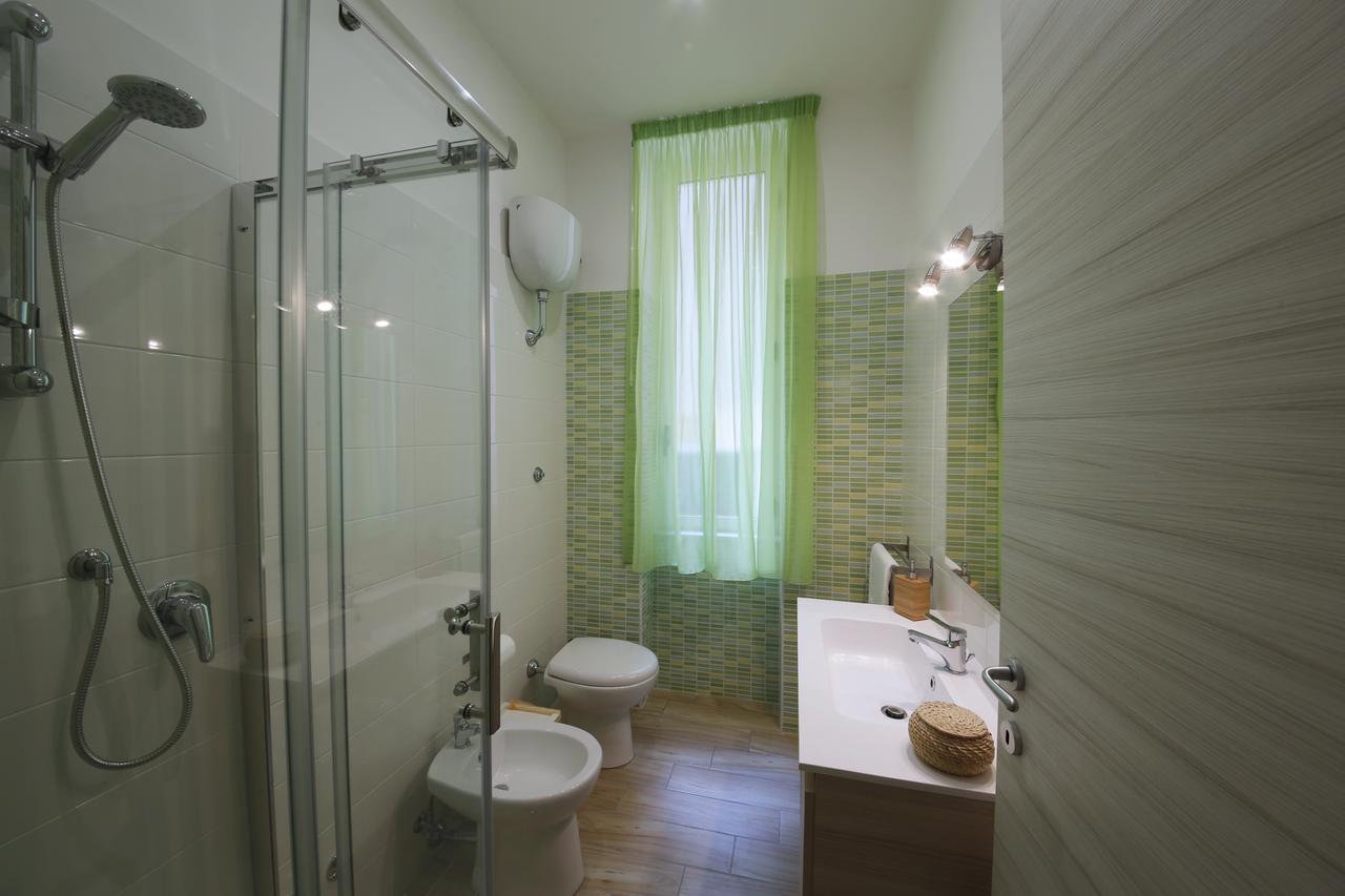 Double Room with Private External Bathroom,591072081:JPEG