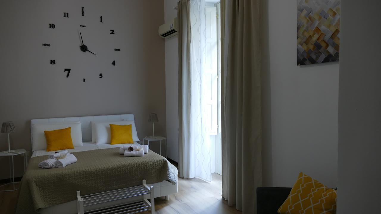 Standard Family Room,595810440:JPEG