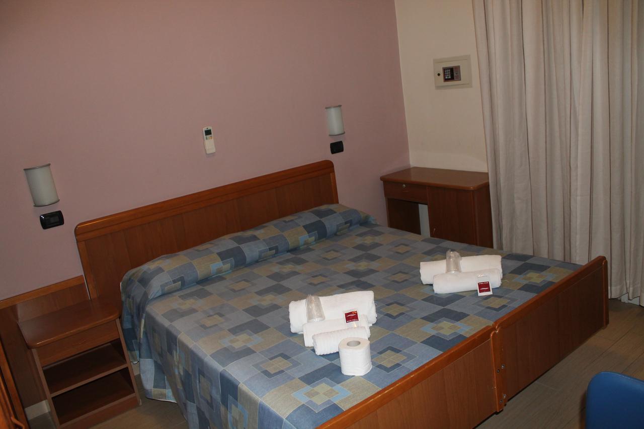 Economy Double or Twin Room,608780676:JPEG