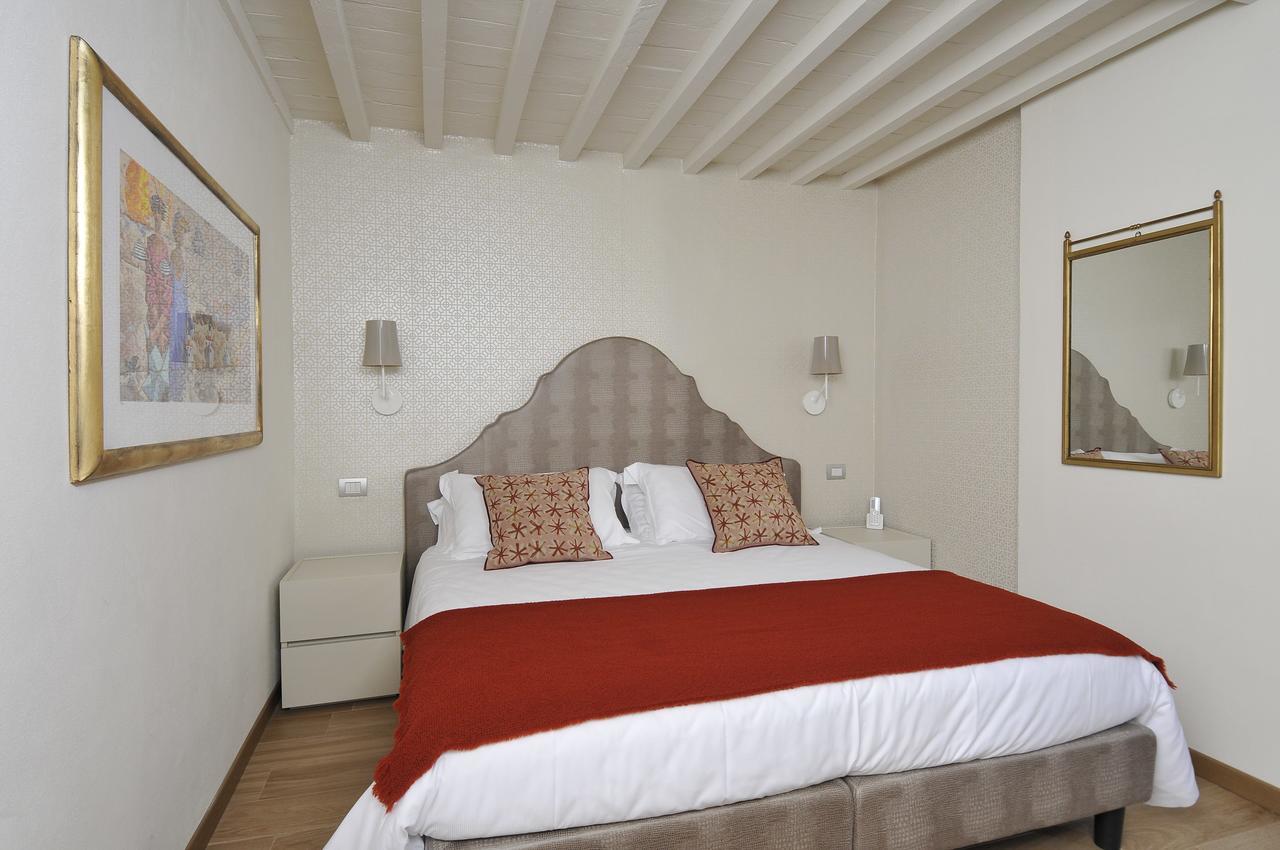 Deluxe Room,608966232:JPEG