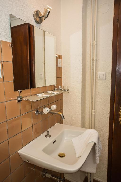 Habitación Individual con baño compartido