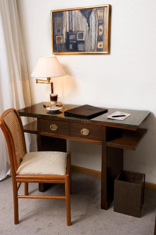 Standard Queen Room,61292692:JPEG