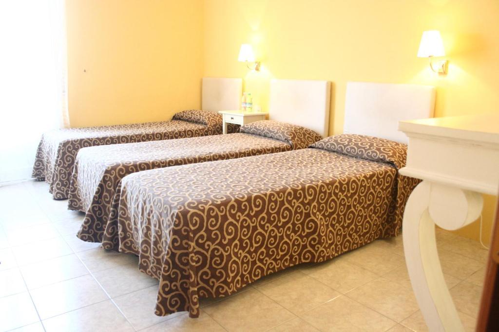 Standard Triple Room,62663812:JPEG