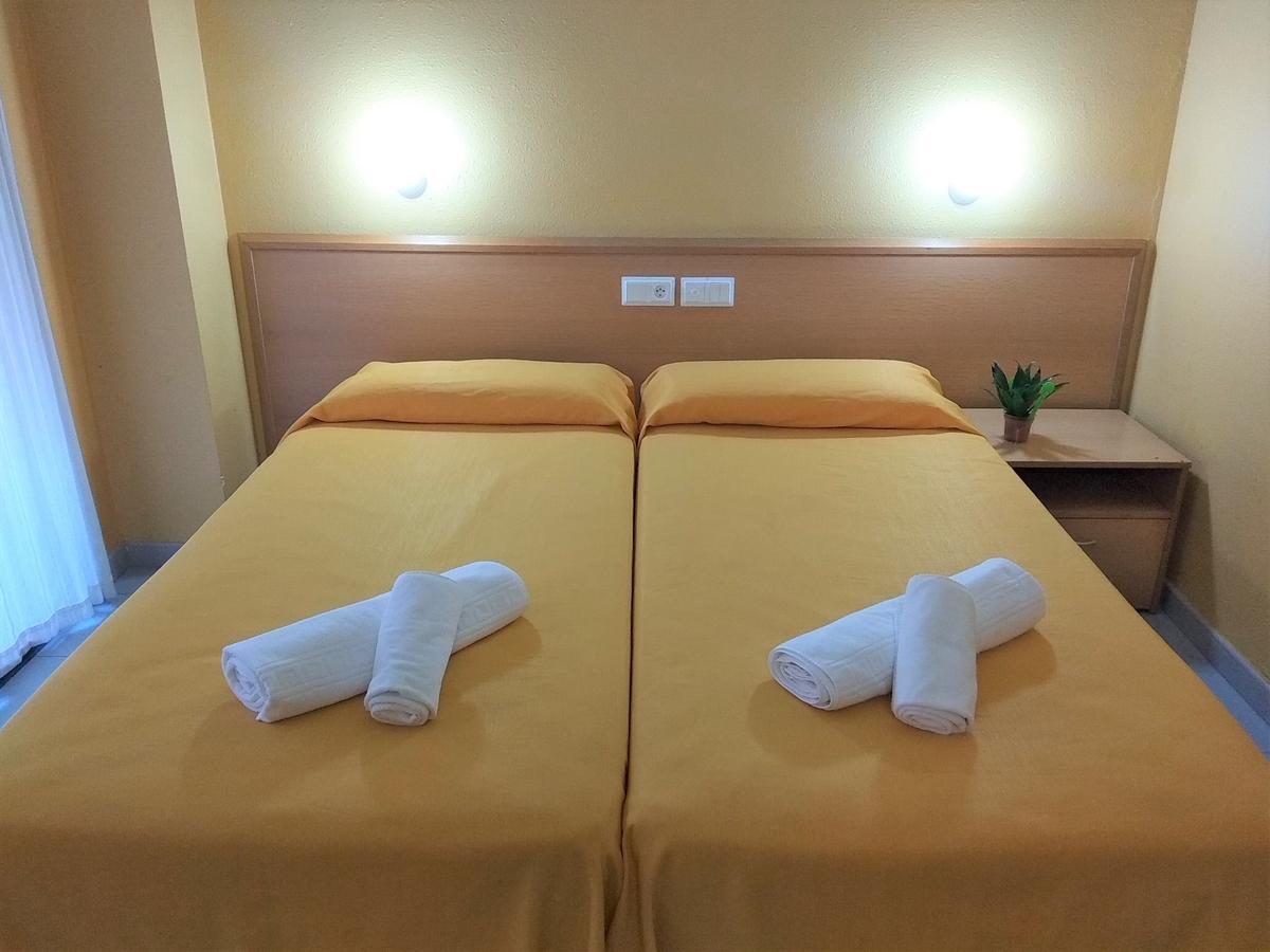 Twin Room,630276885:JPEG
