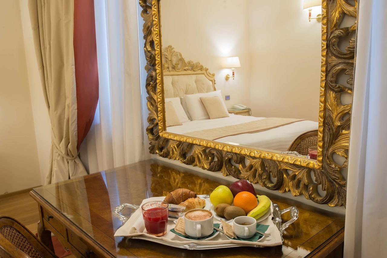 Suite,630333414:JPEG