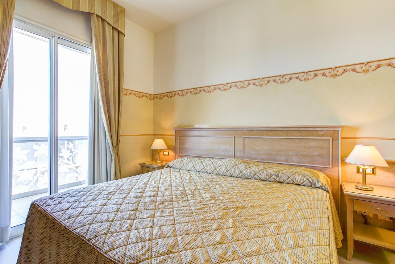 Double or Twin Room Sea View