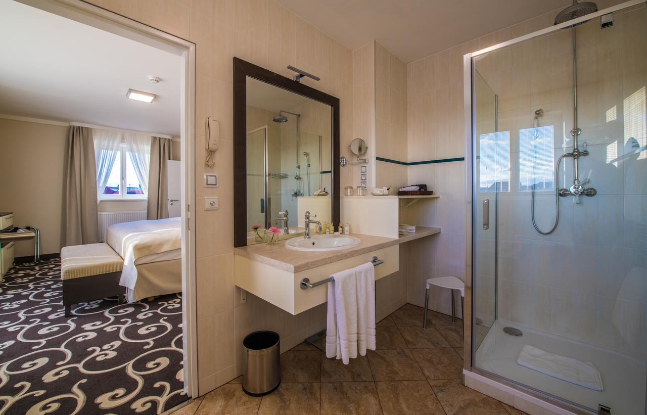 Suite Grand with Terrace,631547709:JPEG