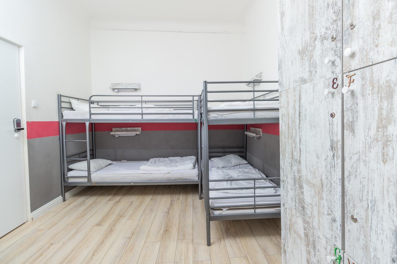 Bed 8-Bed Mixed Dormitory Room Private Bathroom,631962990:JPEG