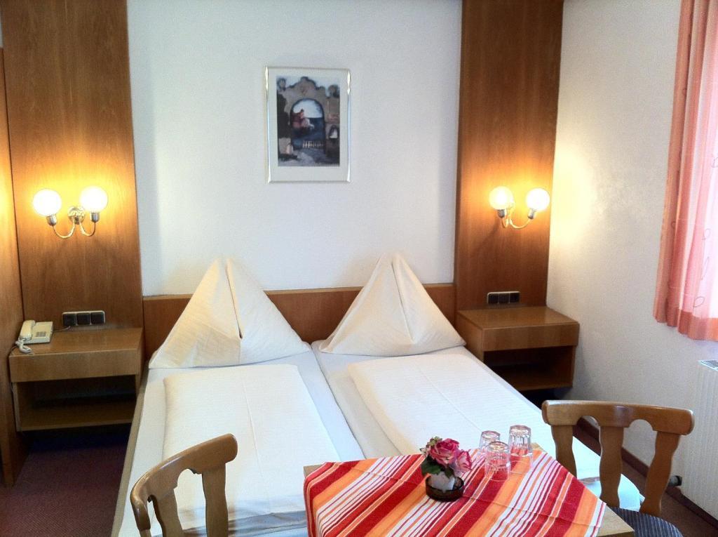 Double Room,63259966:JPEG