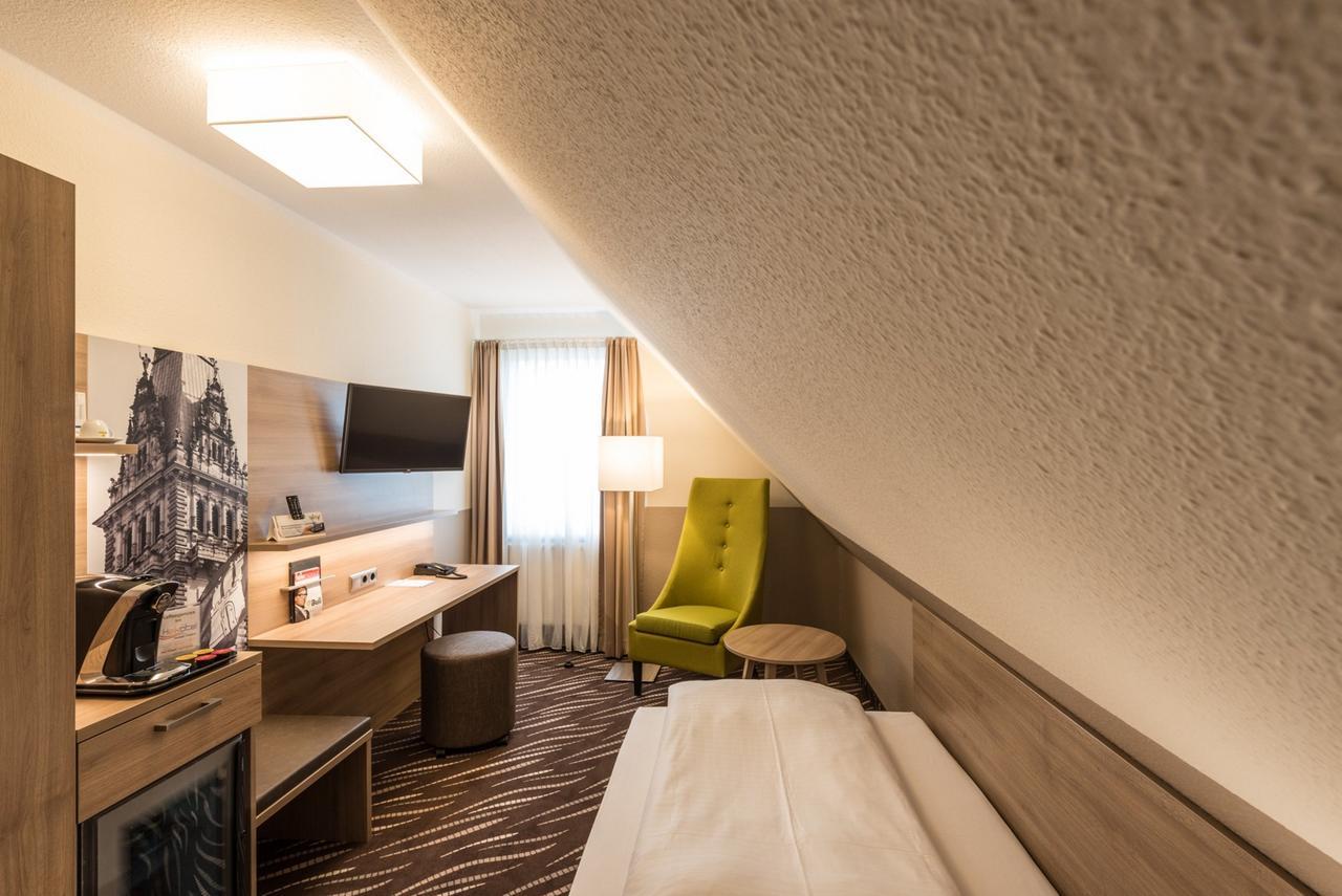 Standard Single Room,632042082:JPEG