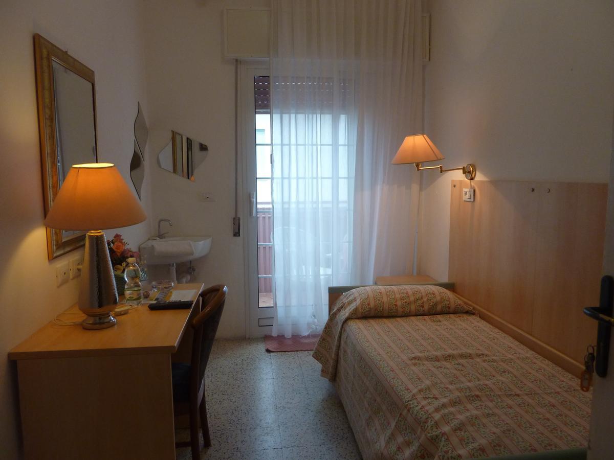 Camera Singola con Bagno Privato Esterno