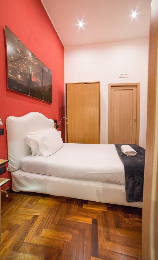 Single Room,632294280:JPEG