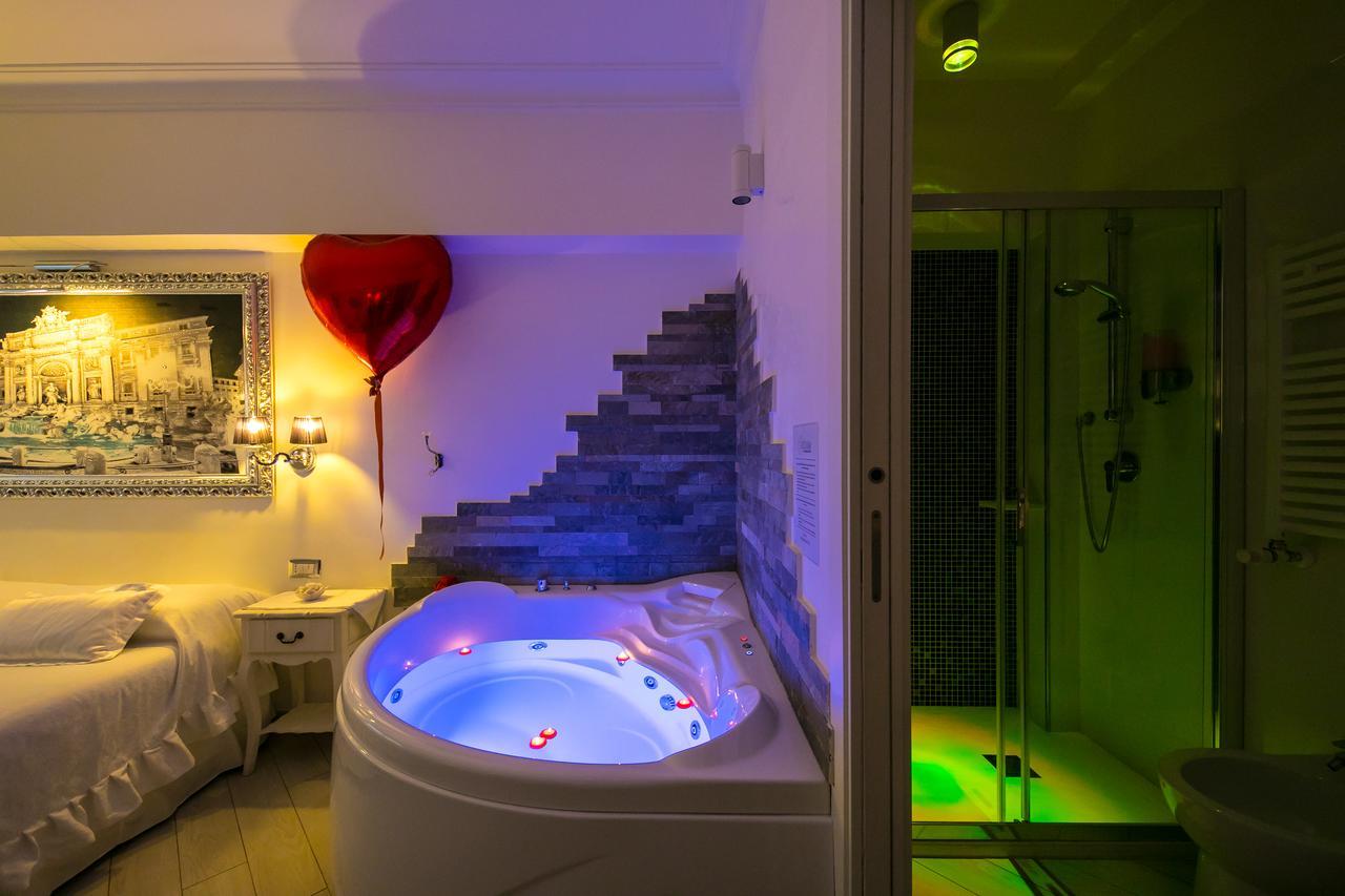 Suite Spa Bath,632884842:JPEG