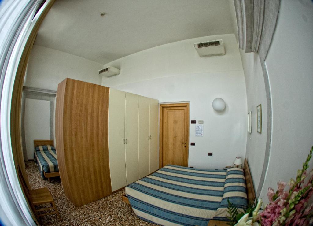 Quadruple Room with Shared Bathroom,1215990457:JPEG