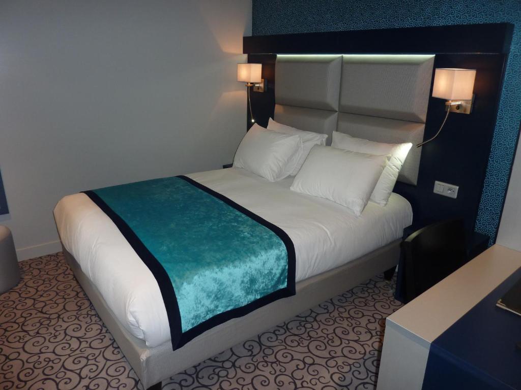 Single Room,63420391:JPEG