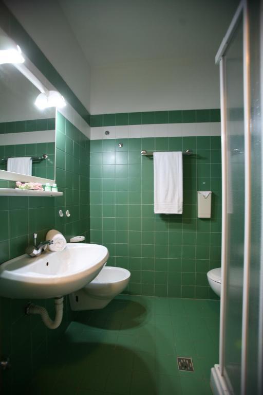 Two-Bedroom Bungalow,63562231:JPEG