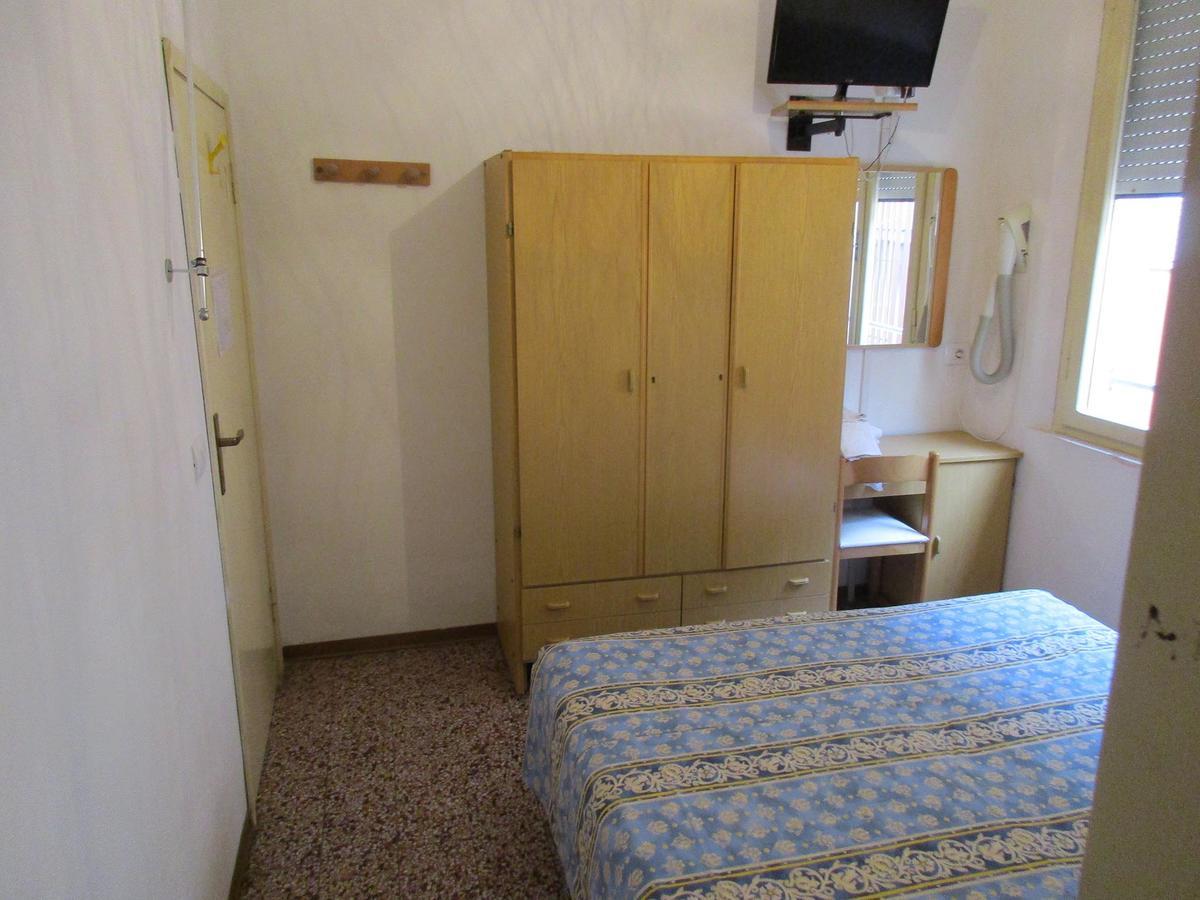 Standard Double or Twin Room,635448339:JPEG