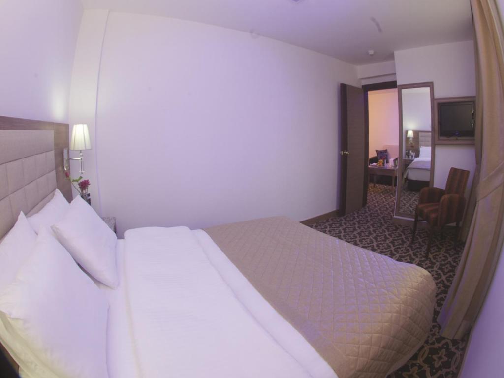 King Suite,63608836:JPEG