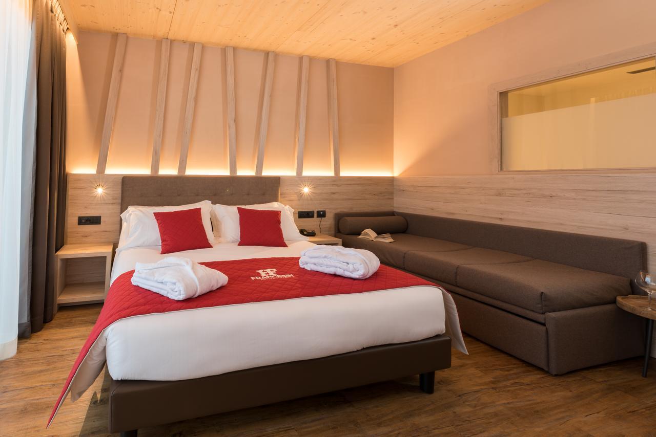 Deluxe Triple Room,636255717:JPEG